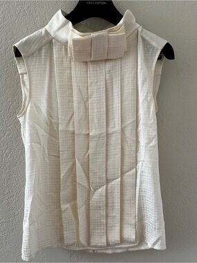 CHANEL Cream Pleated Bow-Neck Silk Sleeveless Blouse